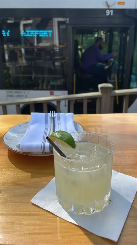 19 Raw Oyster Bar restaurant on Martha's Vineyard